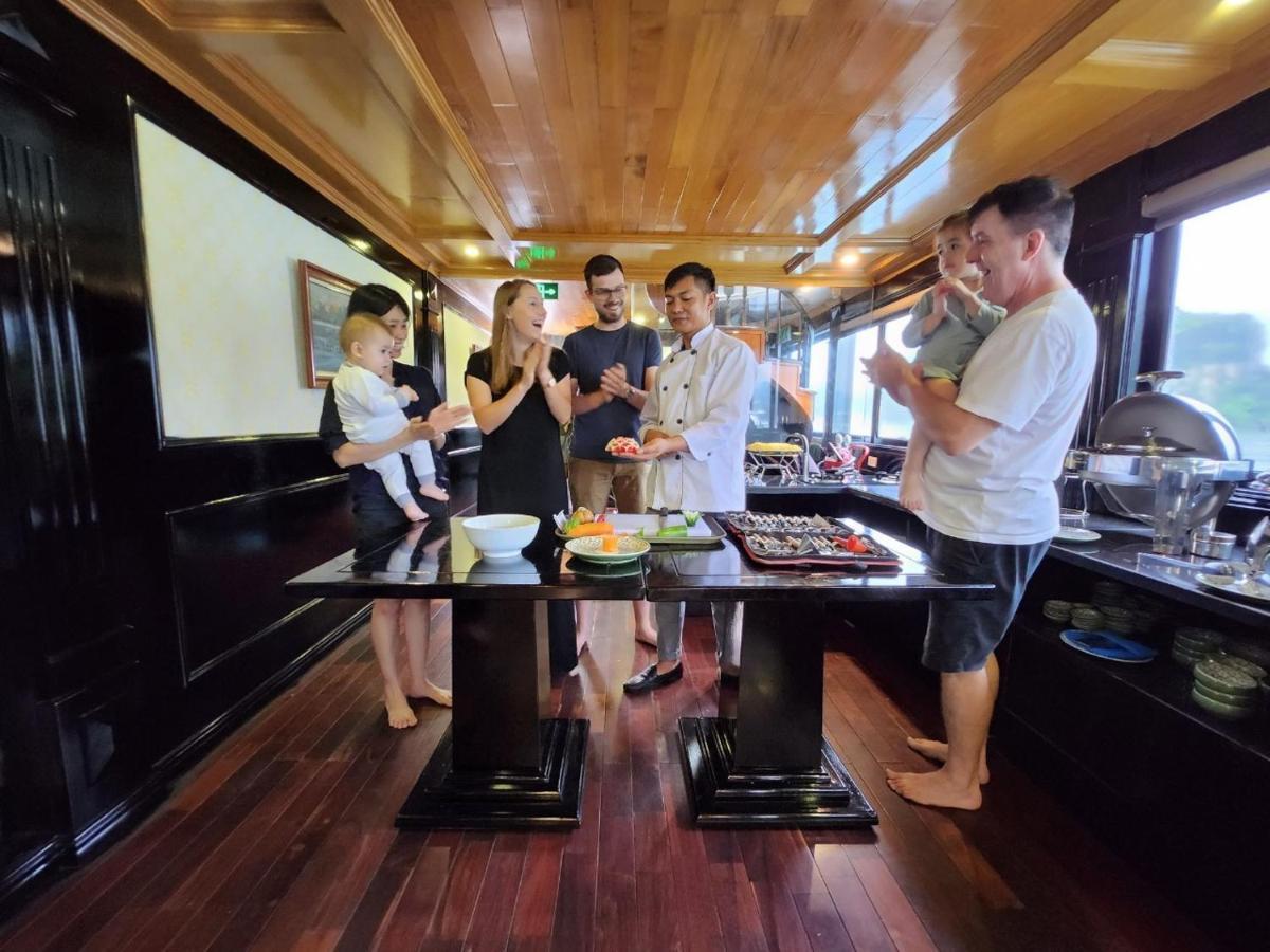Hotel Cat Ba Ocean Cruise Ha Long Esterno foto